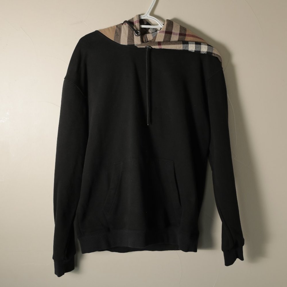 Burberry Black Hoodie with Tartan Hood (L)